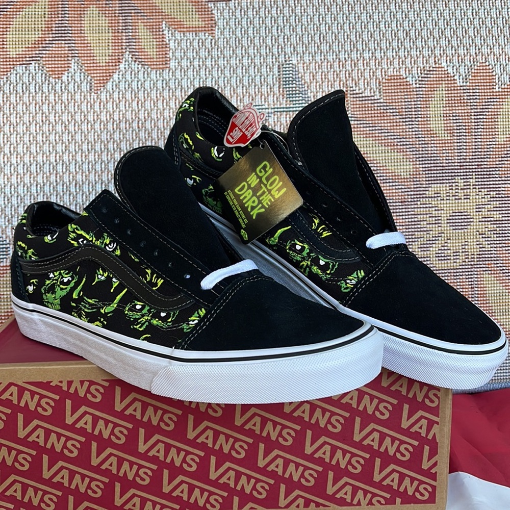 Vans Men’s Old Skool
Eyes in The Dark Black/Multi 
VN0A4BW2BML
Sneakers - Picture 5 of 16
